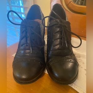 Stylish Leather Heeled Oxfords
